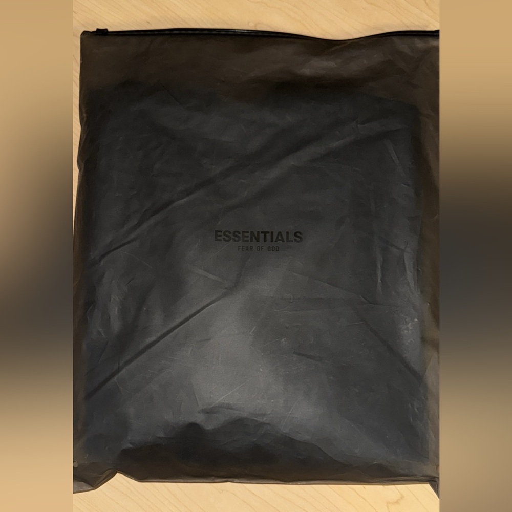 BNIB Fear of God Essentials Relaxed Crewneck - ‘Stretch Limo’